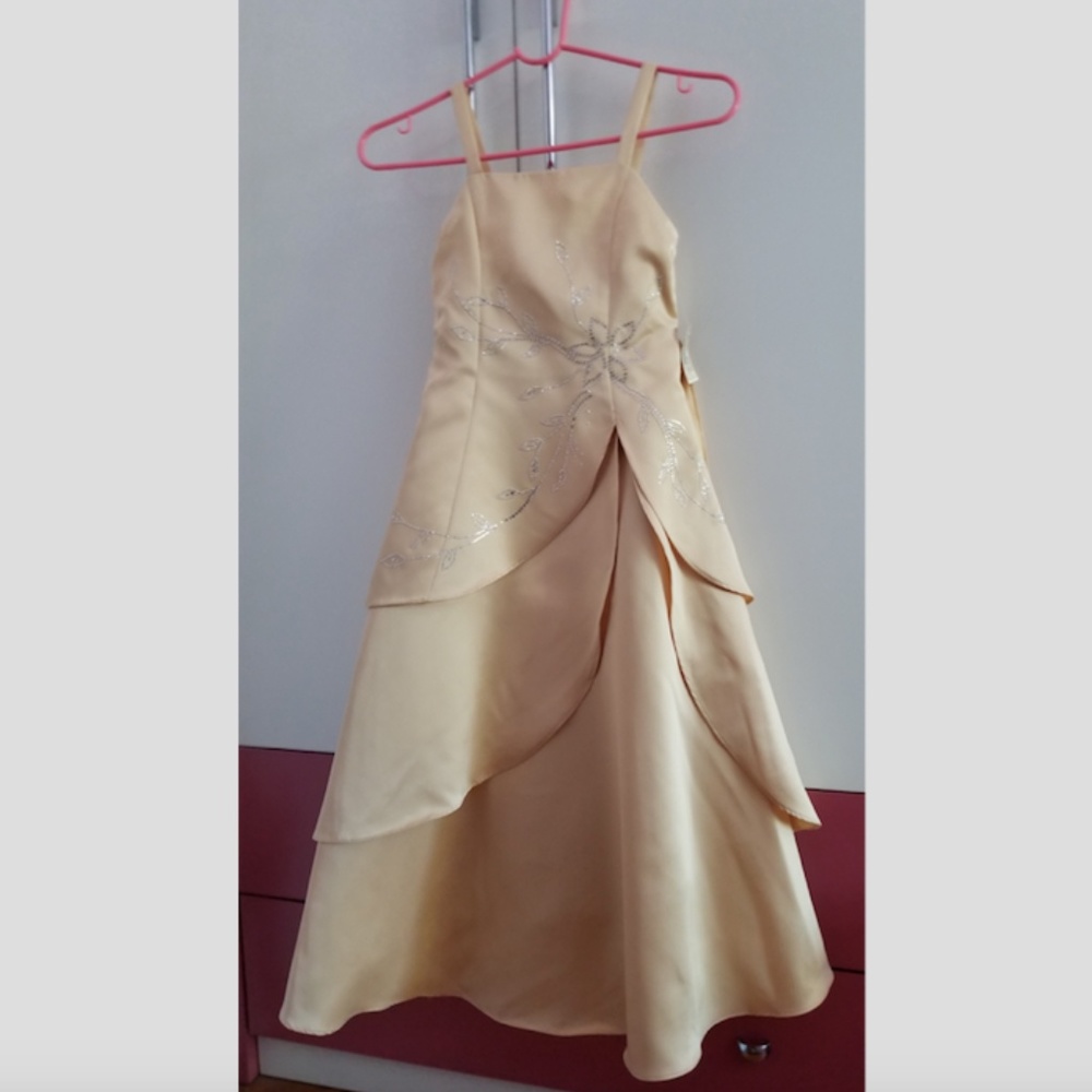 Beautiful yellow evening tulip dress with wrap